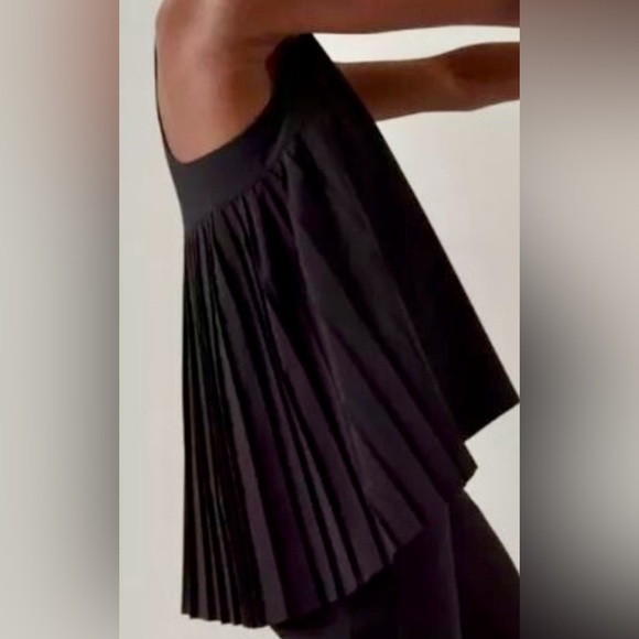 Athleta Tops - 🔥Athleta Swing Forward Pleated Tank In Black Sz. S